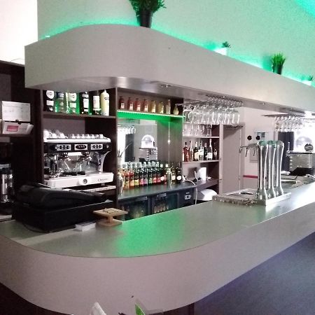 L'Entracte Hotel Saint-Paul-du-Bois Luaran gambar